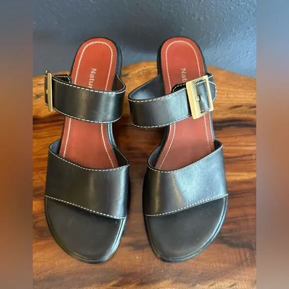 Naturalizer sandal, size 8 Wide - Picture 2 of 6